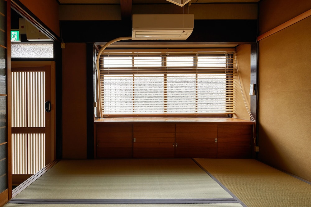 Kyoto cozy housu 1946 view 2