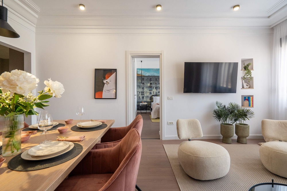 Unique & Fun 3BR by Cismigiu Gardens & Calea Victoriei