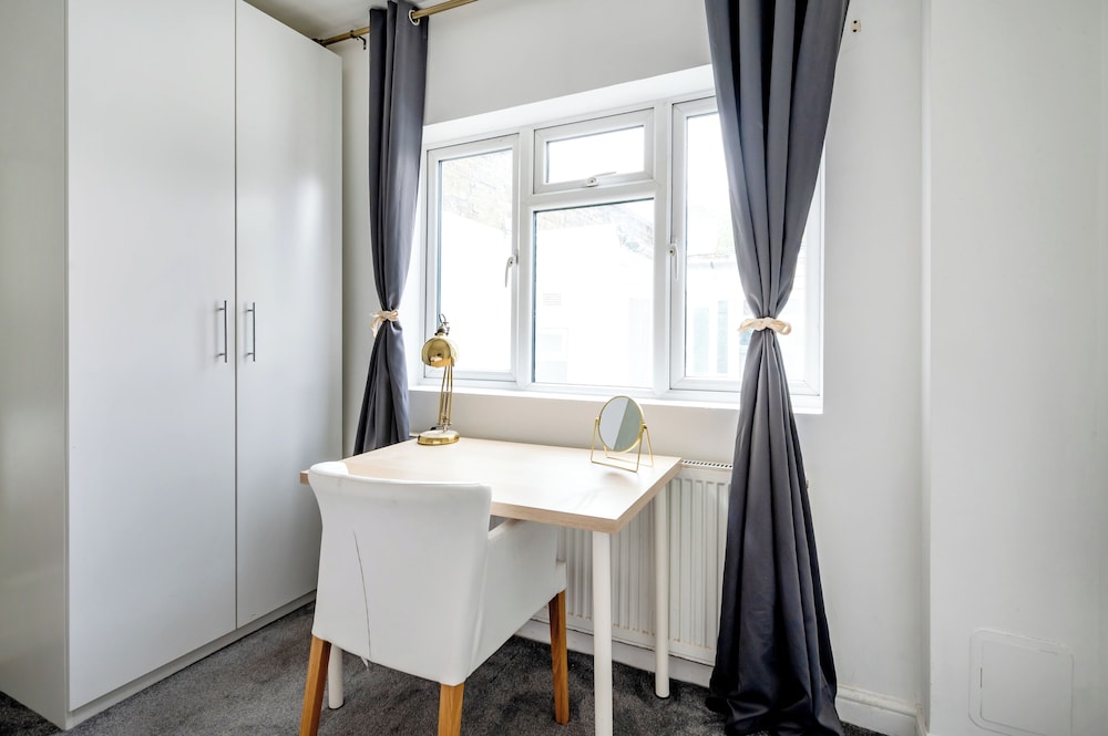 2 Bedroom flat in Putney by the river