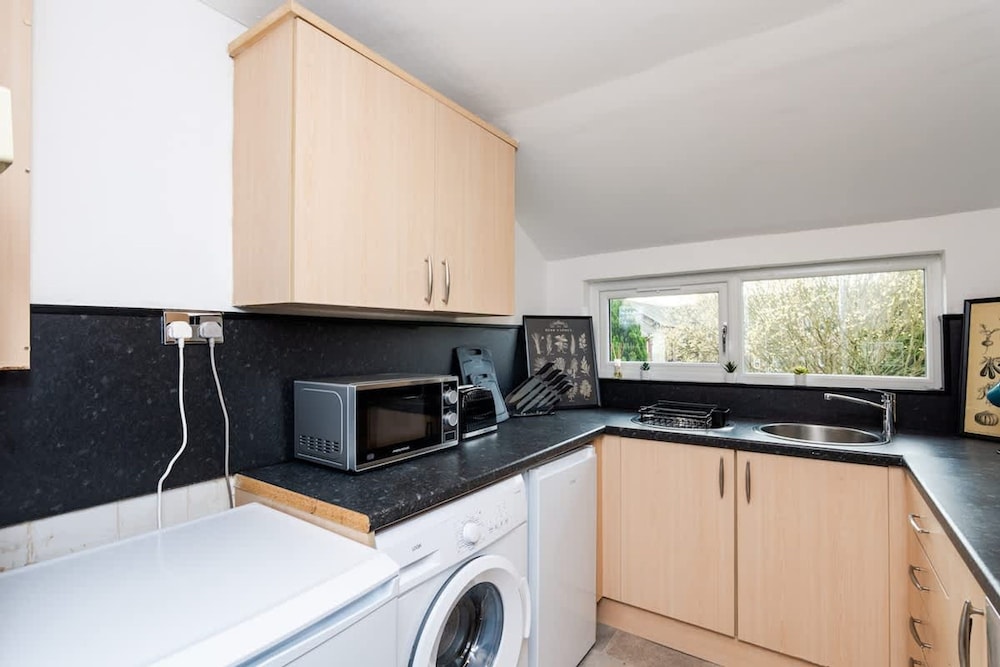 5 Individual Beds - Free Parking