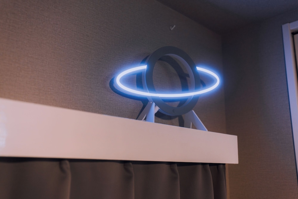 Shinjuku Neon Den 102