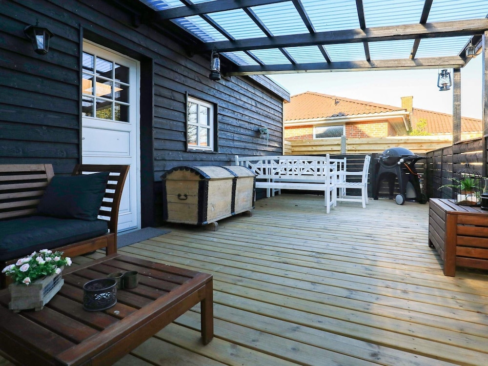 Idyllic Beach Retreat in Albaek view 5