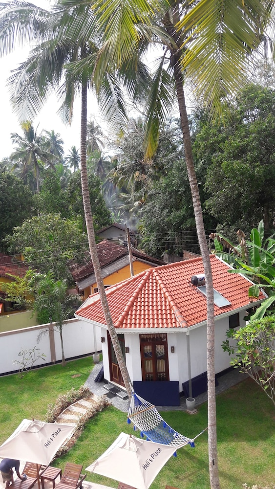 Helis Place