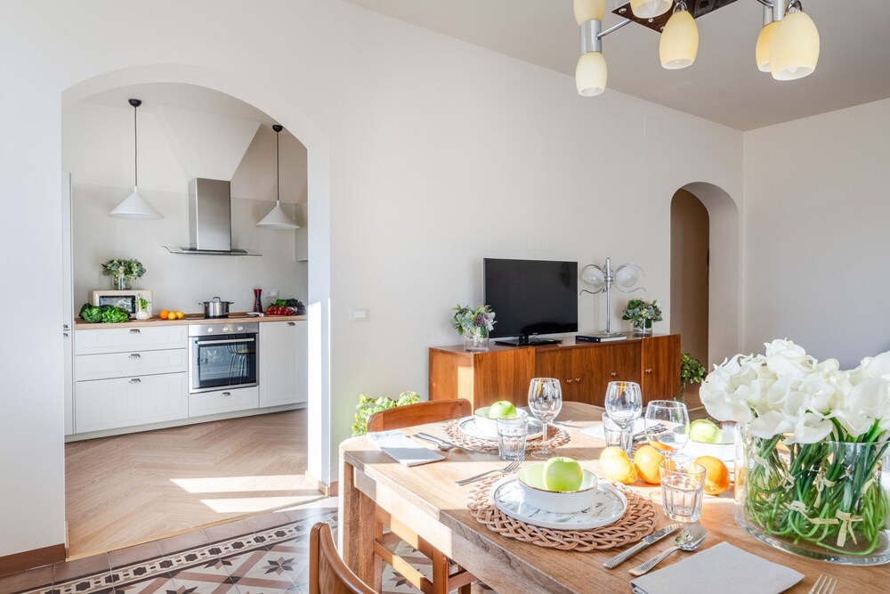 Casa Dante in Lucca With 3 Bedrooms and 2 Bathrooms