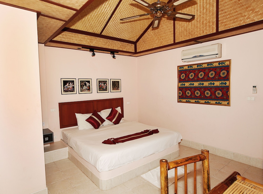 Friendship Beach Resort & Atmanjai Wellness Spa