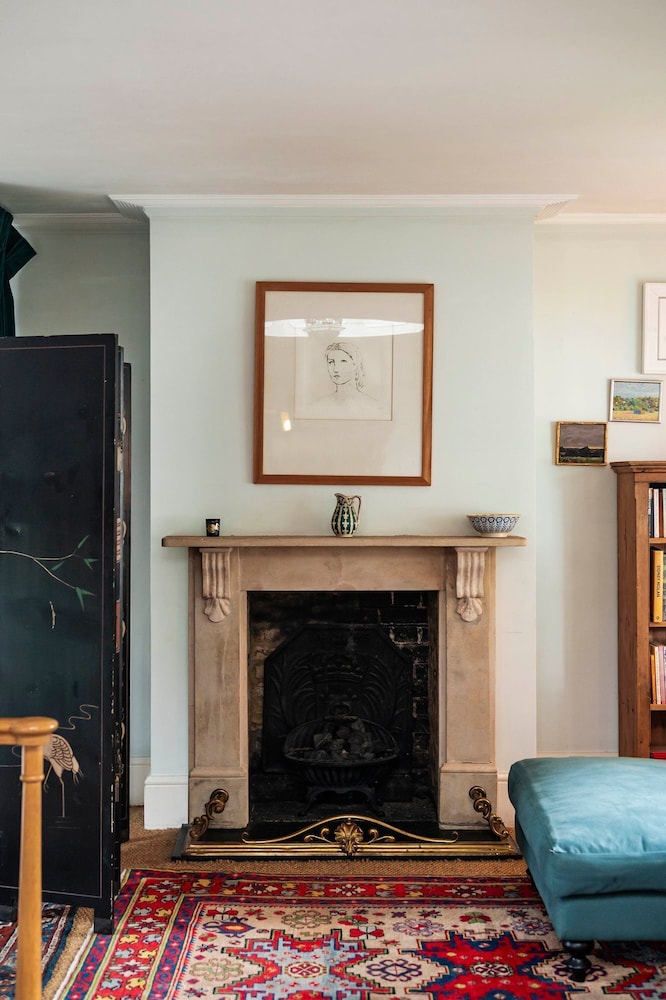 The Kensington Gatehouse - by Out of Office Lifestyle