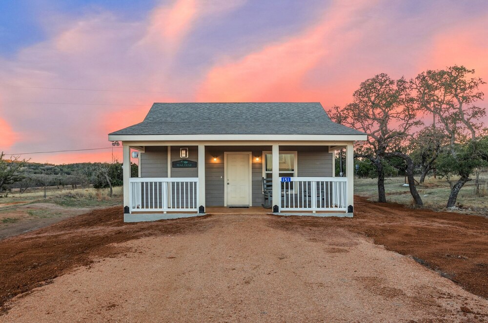 Appian Way Maltese Cottage 1 Bedroom Cabin by RedAwning view 4