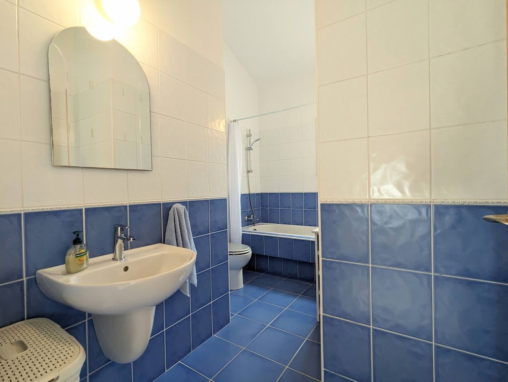 Blue Estia Villa - Pool Wifi Summer Breeze