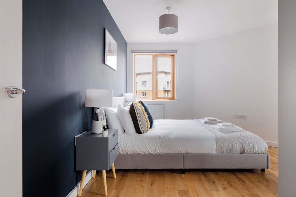 Modern Apartment in Bow