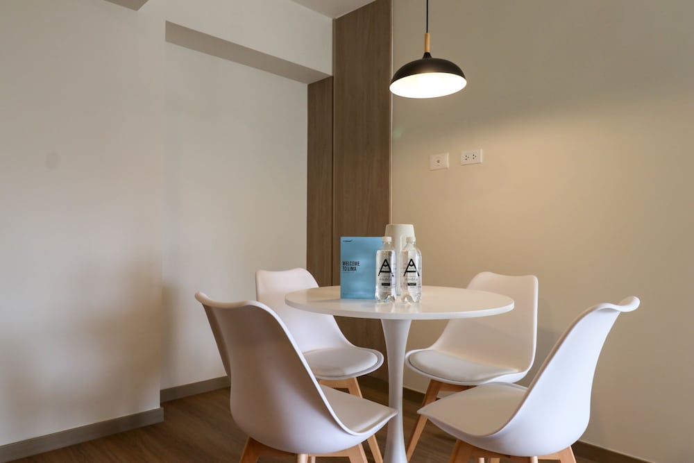 w Glorious 1BR w Balcony in Miraflores