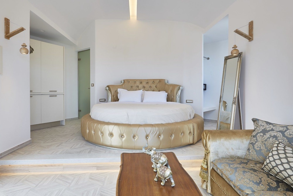 Margo Houses photo 5