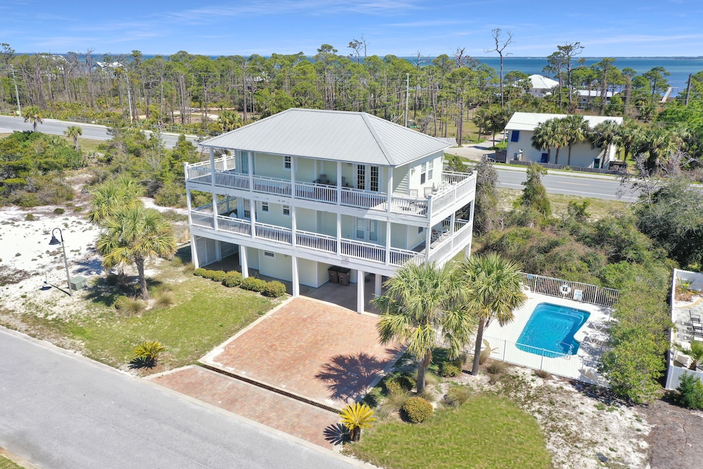 Sea Breeze Manor