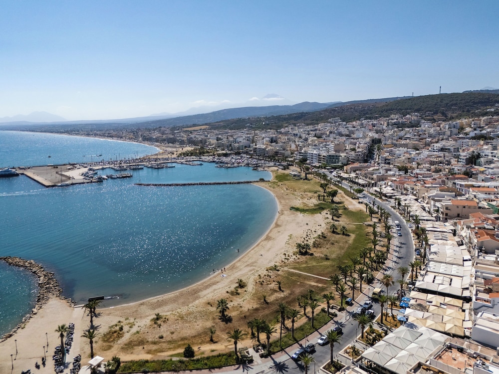 seafront cozy suite for 2 in Rethymno