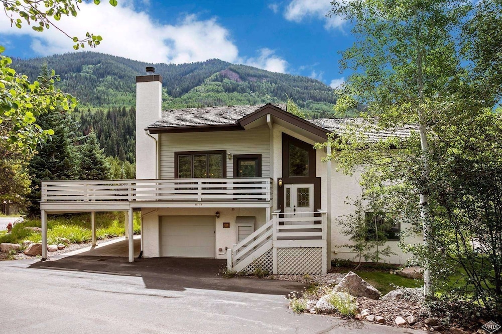 4515 Bighorn Rd. 4 Bedroom Home by RedAwning view 3