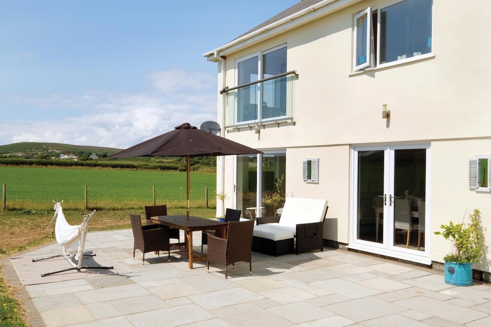 Ty Gwyn - 3 Bedroom Cottage - Rhossili view 5