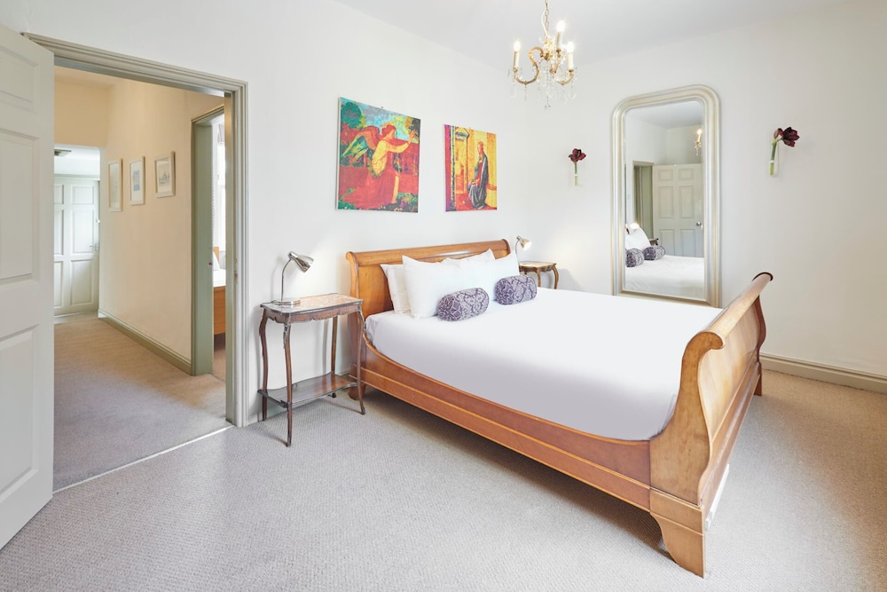 Host Stay St Denys View