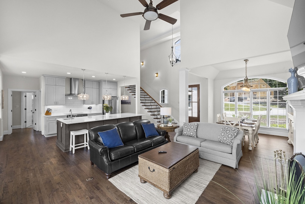 Make a Big Splash in 7BR Lake Norman Home!