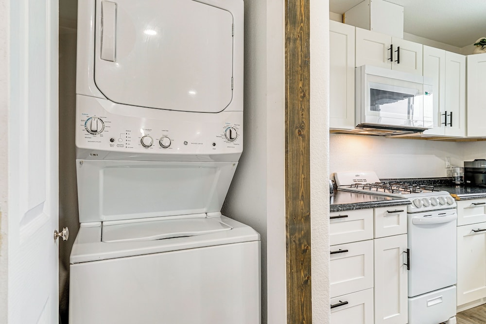 The Greek Island Ranch Near Dtwn Mineral Wells