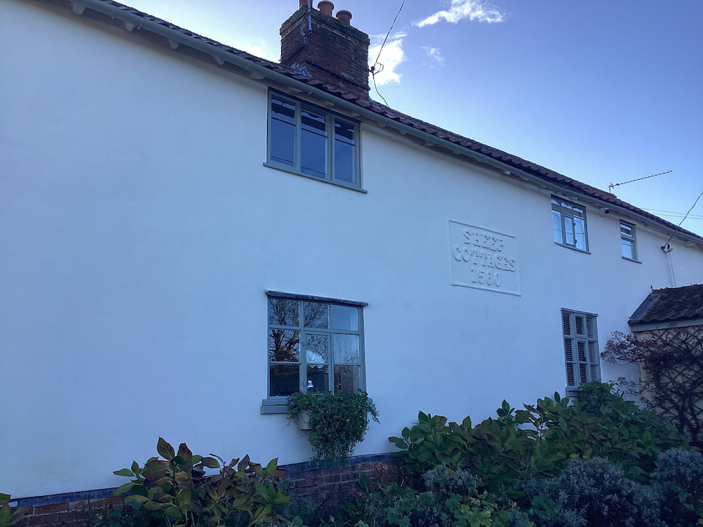 Black Sheep Cottage