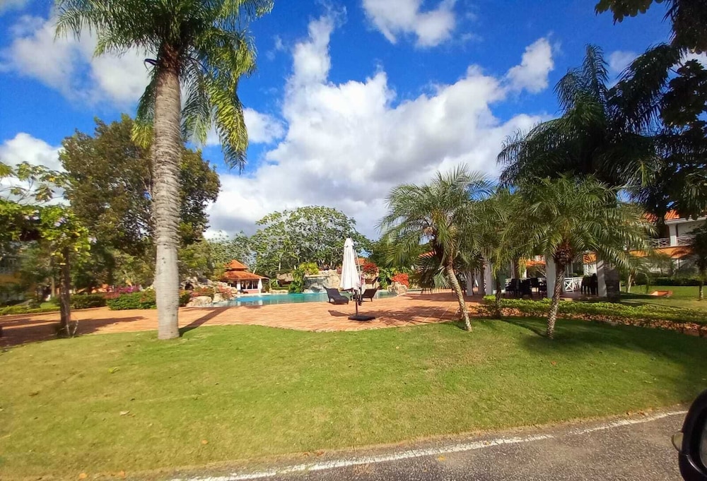Las Brisas, Juan Dolio, 3br, 2 Pools, Jacuzzi, Beach, Golf, 7 Sleeps