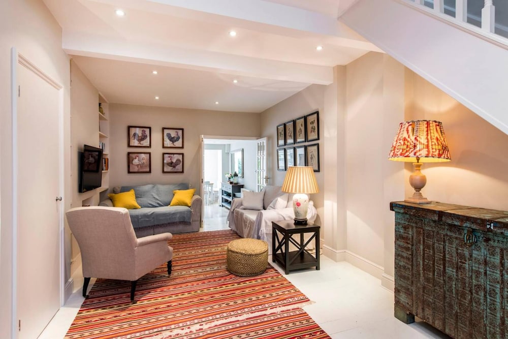 Delightful 2-bed Home Fulham
