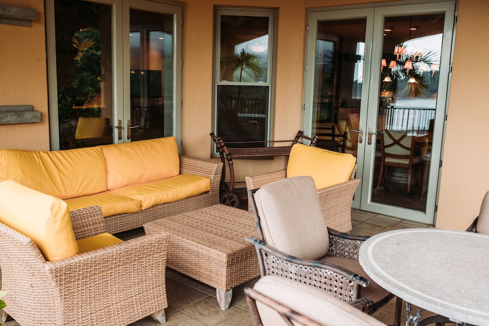 CR Luxury Los Sueños Condos