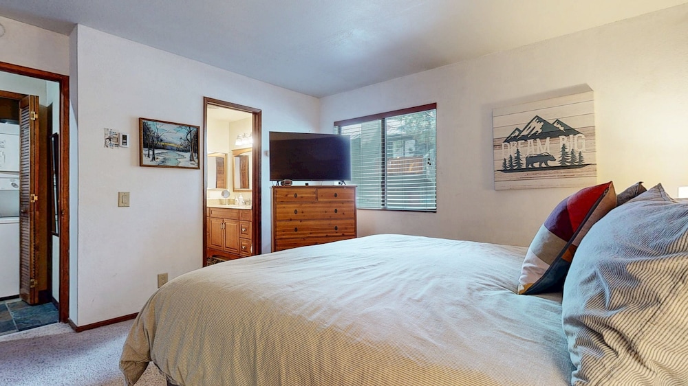 Mammoth Sierra Townhomes #25 3 Bedroom Condo