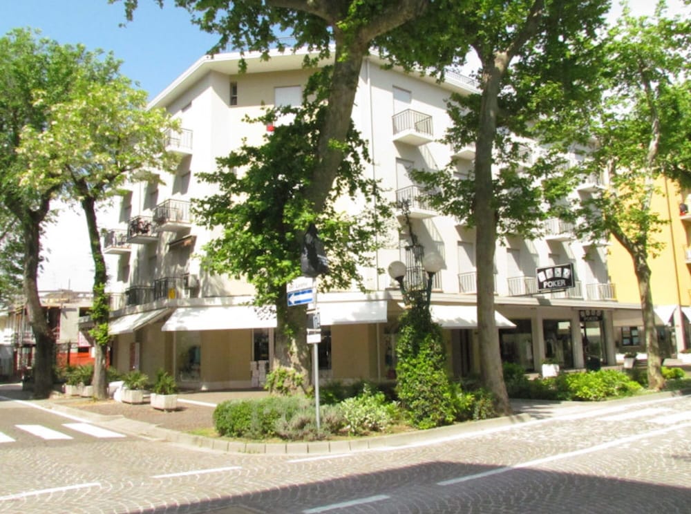 Spacious Flat on Bibione's Main Street