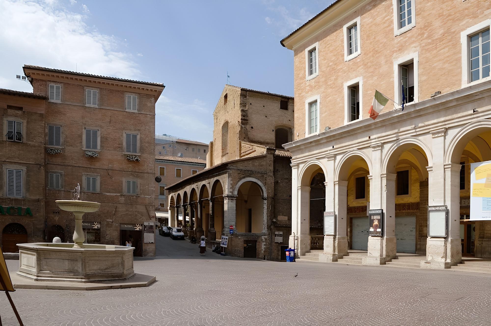 Soprarno Attico
