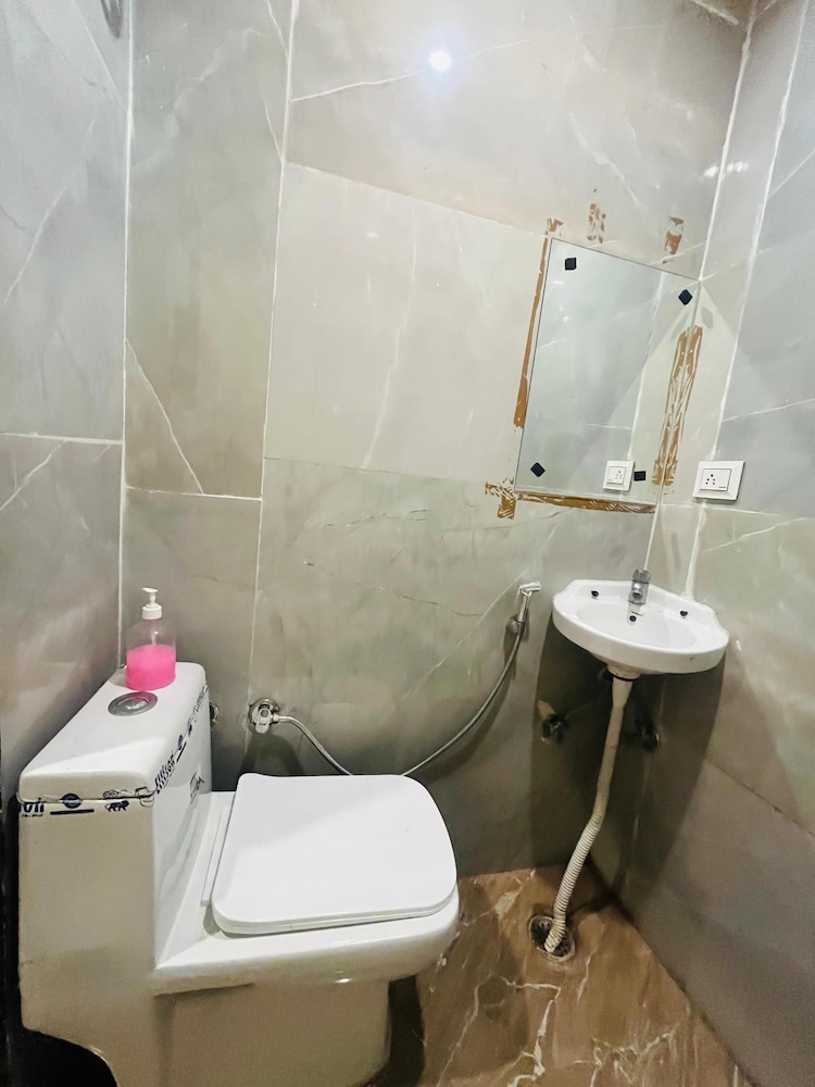 Roomshala Hotel Golden Residency