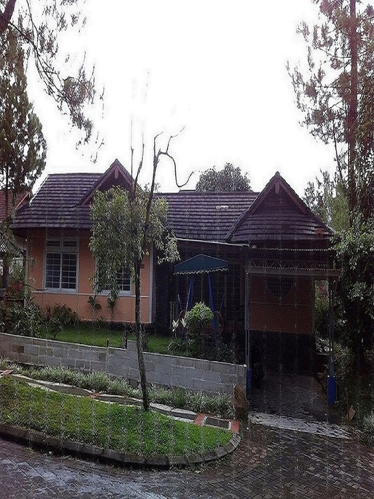 Villa Kota Bunga Teratai