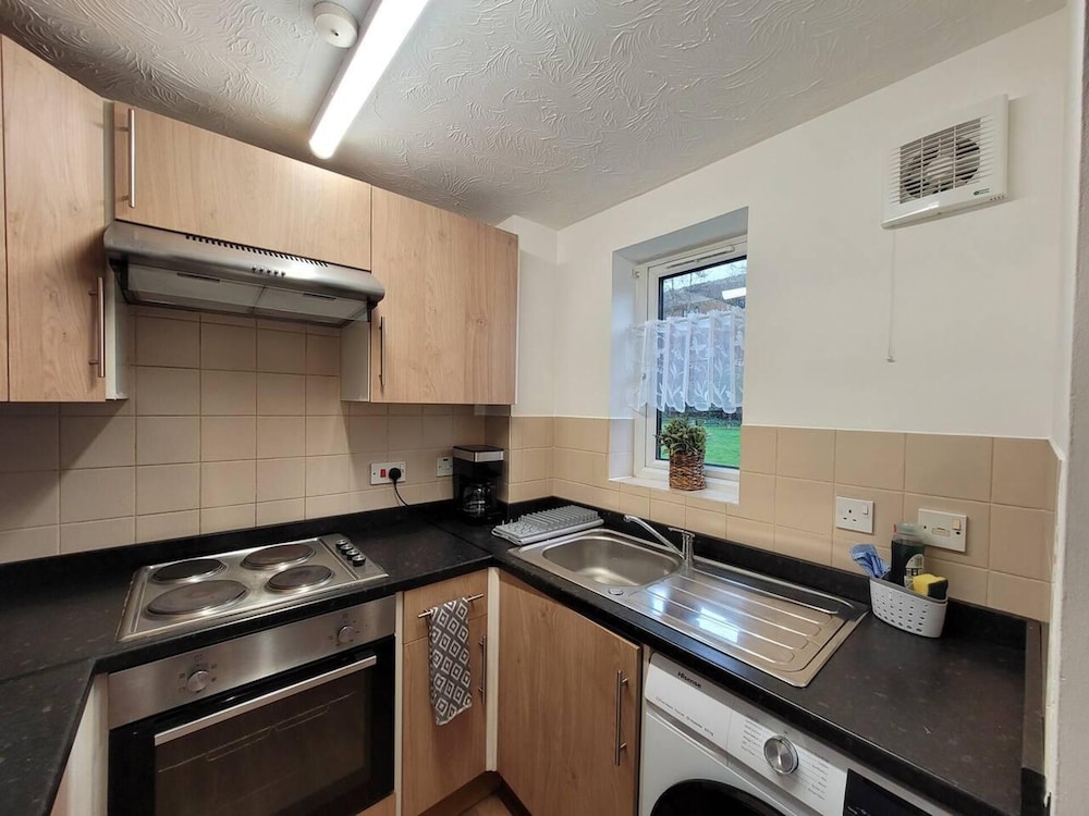 Tastefully Decorated 1 bed Flat Near Abbeywood view 4