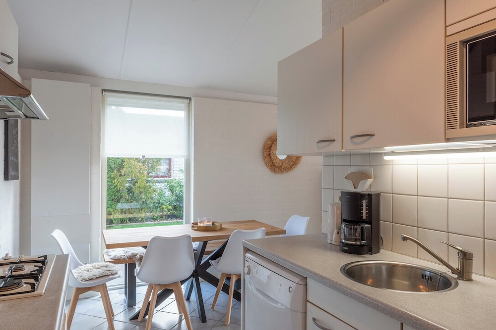 Holiday Home in Park De Watersnip Near Beach