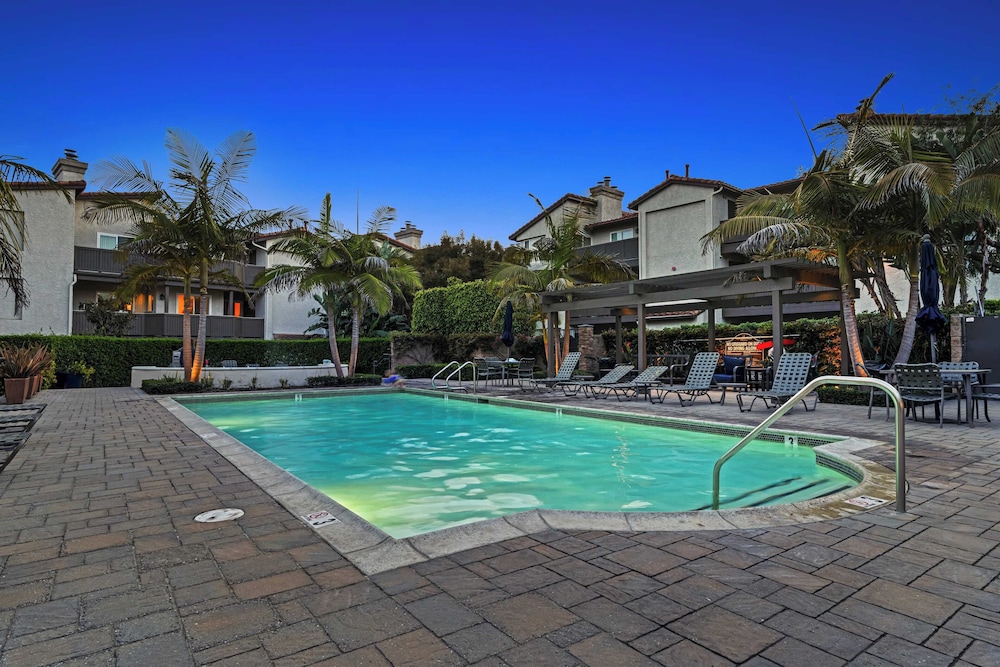 Close to Beach w/ Patio & Resort Amenities The Point at Corniche by Avantstay Str16-0458