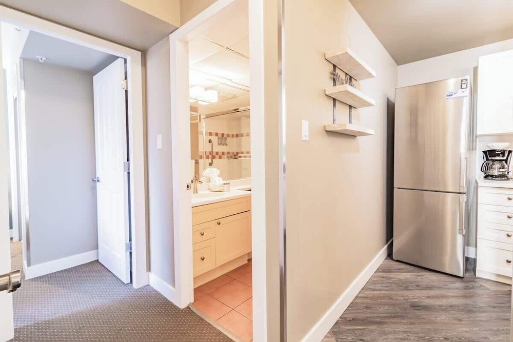 Spacious One Bedroom Suite - 412
