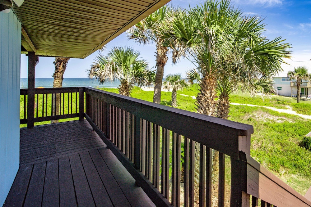 Oceanfront Steps to Sand Deck Pets Welcome