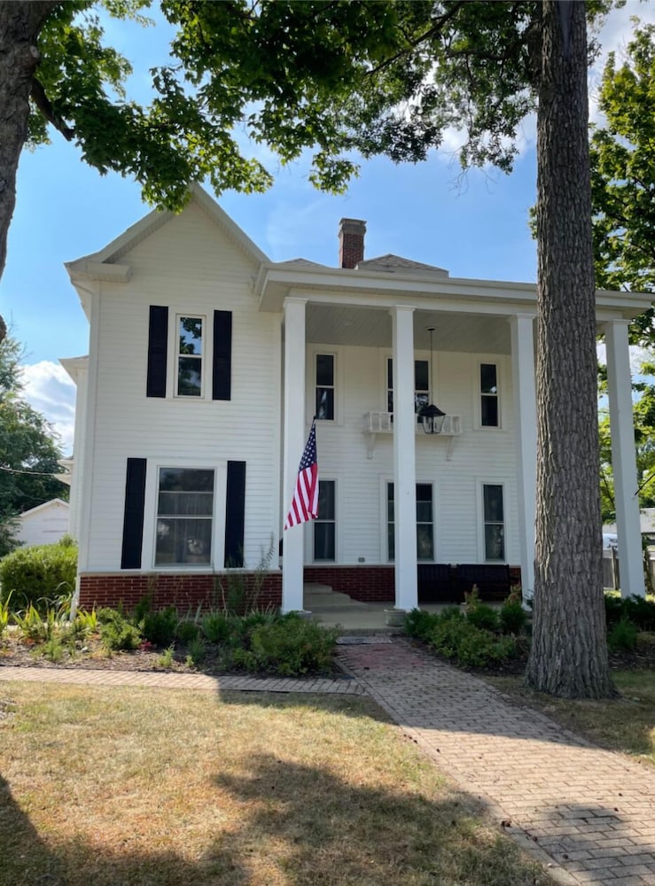 Charleston House Bed & Breakfast Inn