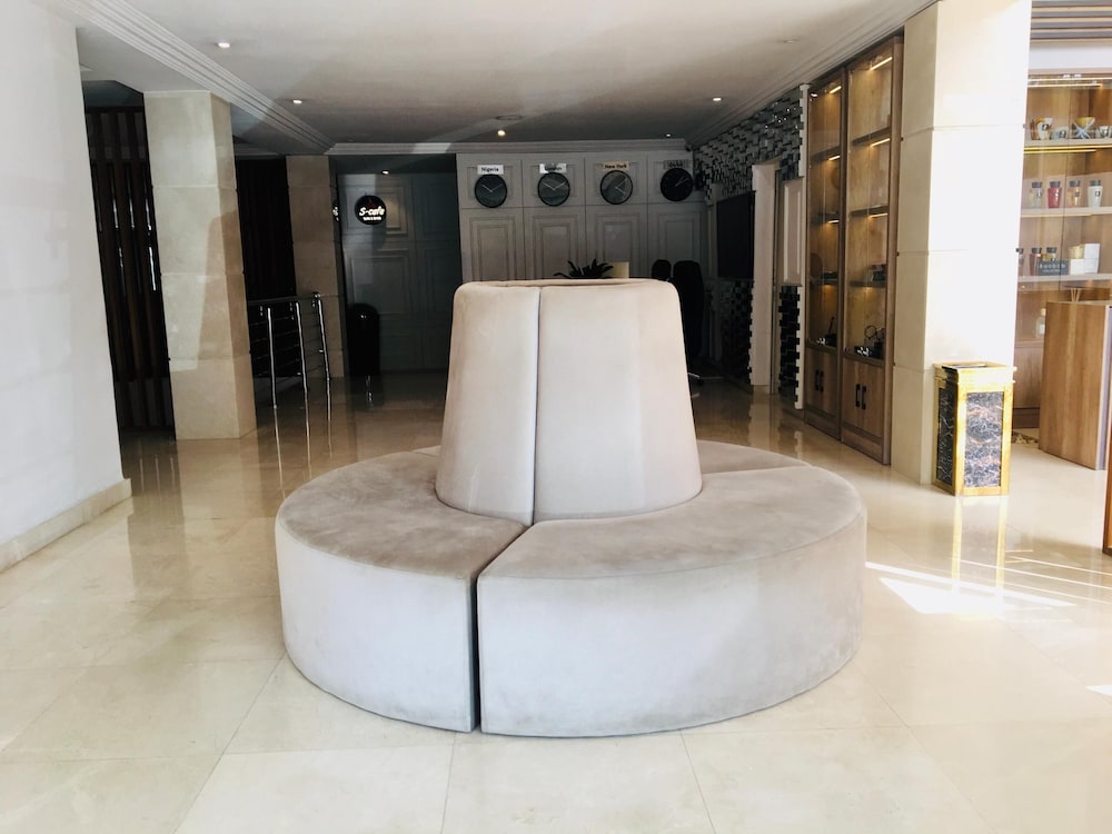 T E L E By Summerset Continental Hotel Maitama view 3