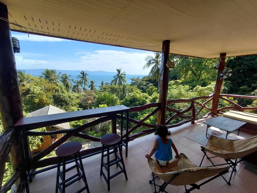 2 Bedroom Private Home Perfect for Families - Kitchen -seaviews -fast Wifi