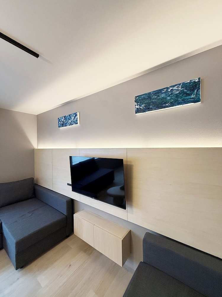 Reno bld 301