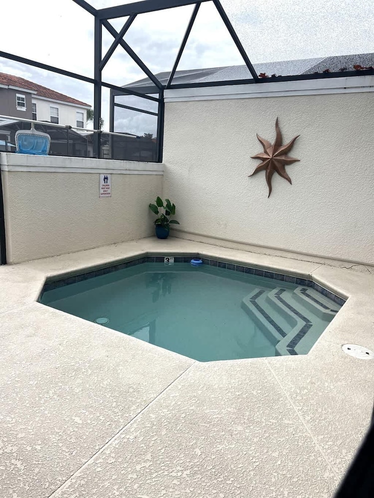 Private Pool Workspace Near All Attractions