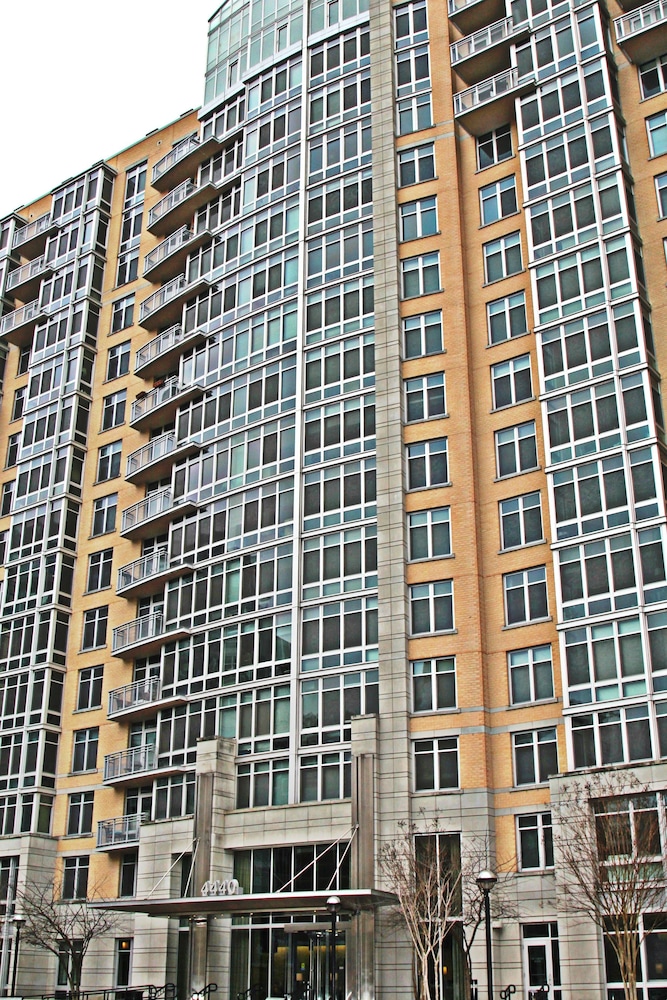 Weichert Suites at Wisconsin Place