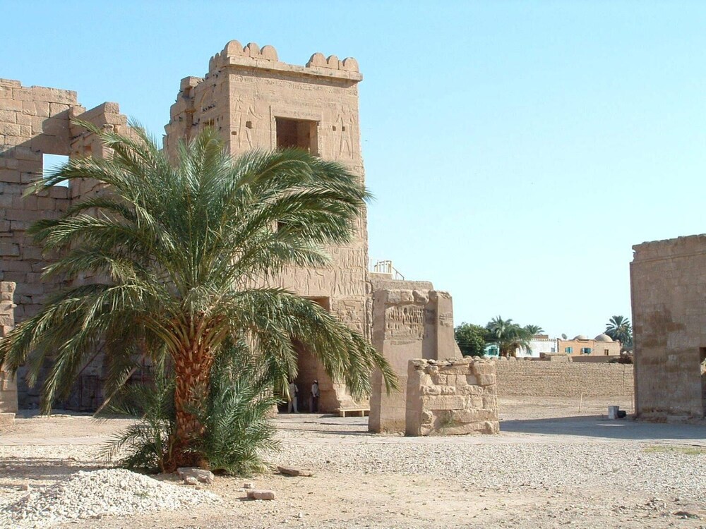 Home Sweet Home Luxor Apartments