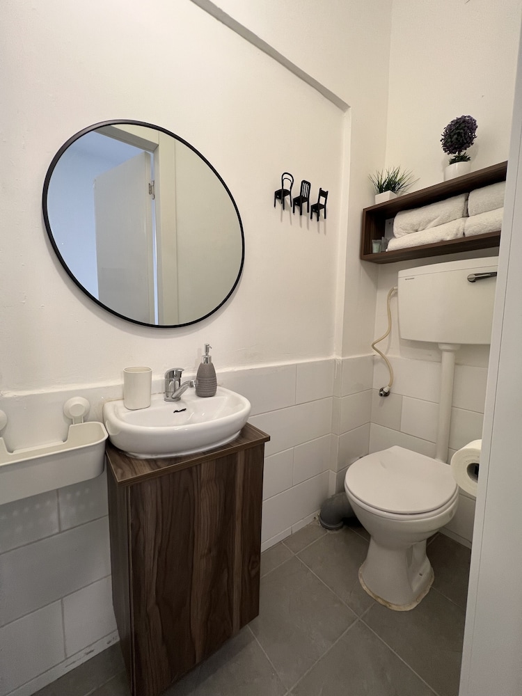Ha-Carmel Market Apartment