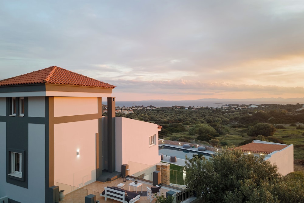 LaGon Luxury Villa