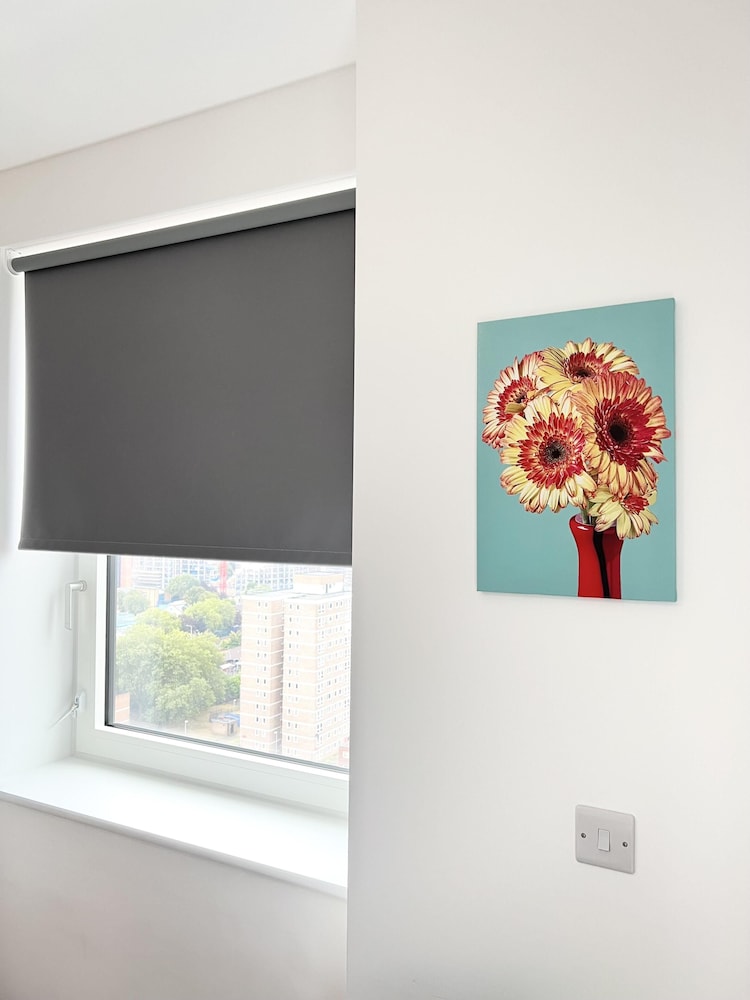Modern, New, Amazing 2 Bed Flat in East London view 5