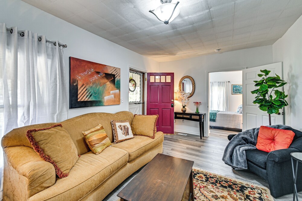 Lakeview Vacation Rental - Walk to Crystal Lake! view 4