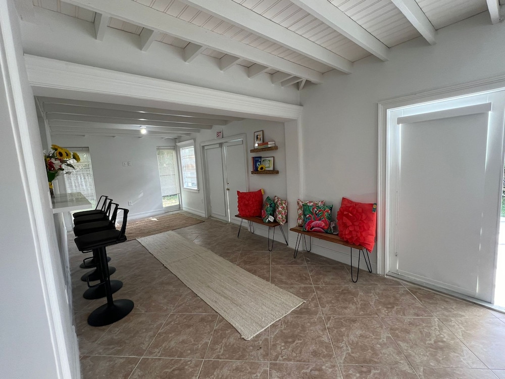 Biscayne Park 3BD 2BA -spacious