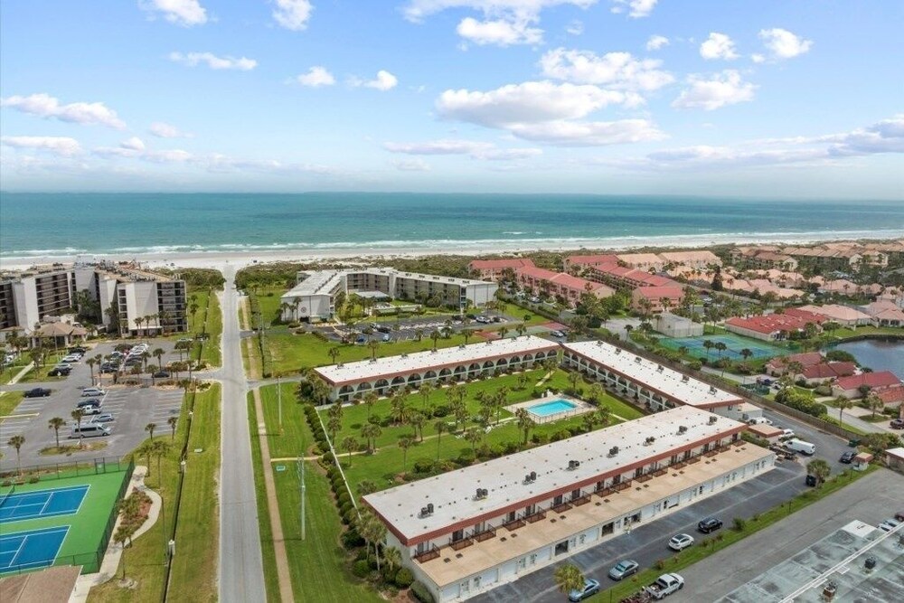 Ocean Club 37 2 Bedroom Condo by RedAwning view 3