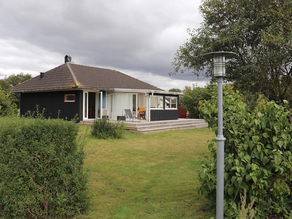 7 Person Holiday Home in Tvaaker